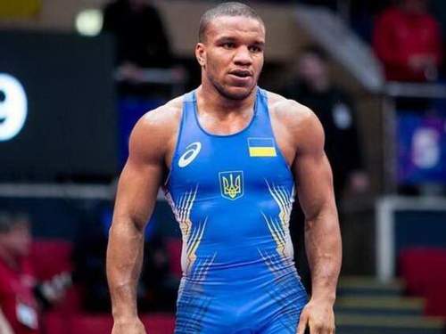 Борец из Украины не пожал руку россиянину после поражения на чемпионате Европы (ФОТО) Борец из Украины не пожал руку россиянину после поражения на чемпионате Европы (ФОТО)