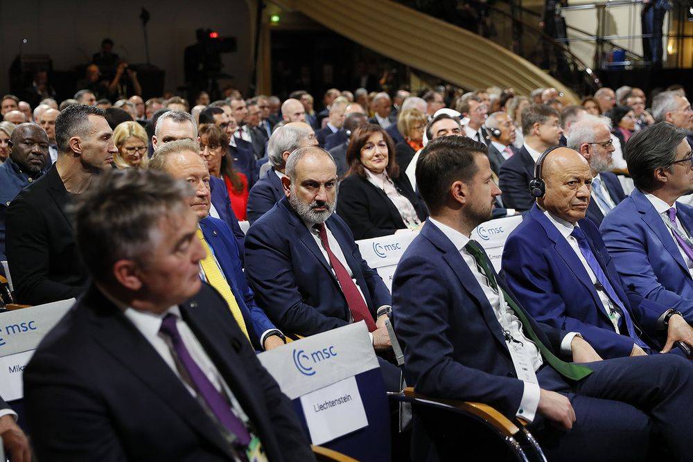 Пашинян пообщался с главой британской МИ-6 в Мюнхене