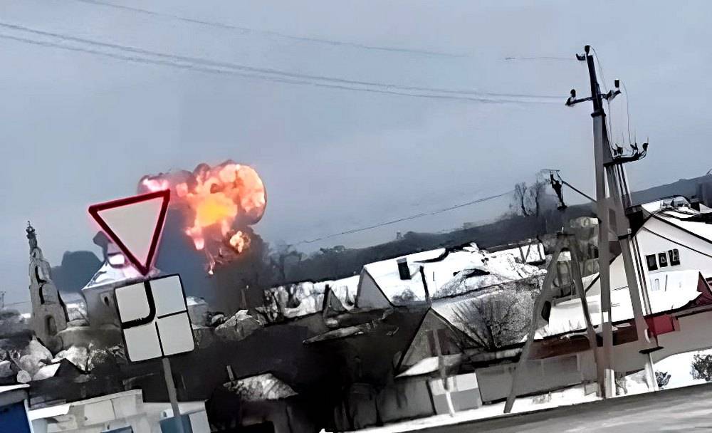 Атаку на Ил-76 с военнопленными ВСУ спланировали британские советники Киева – источник