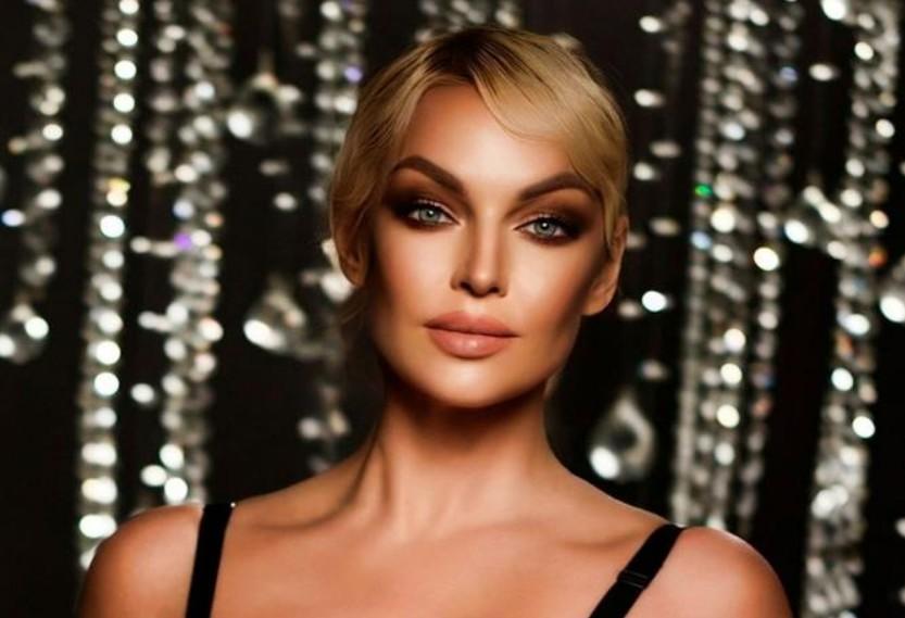 Анастасия Волочкова запустила проблемы с кожей из-за применения макияжа в бане