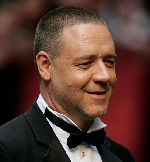 Рассел Кроу признался, что сломал на съемках обе ноги, но узнал об этом только 10 лет спустя