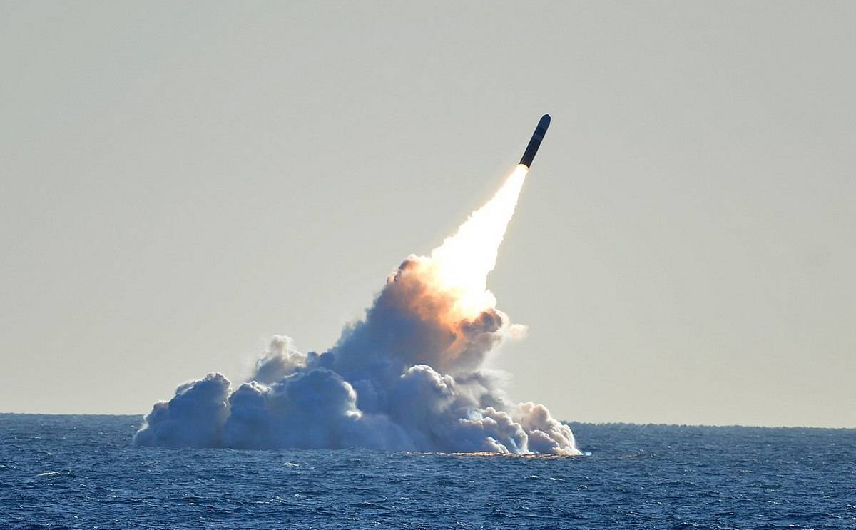 Британская ядерная ракета Trident II упала сразу после старта