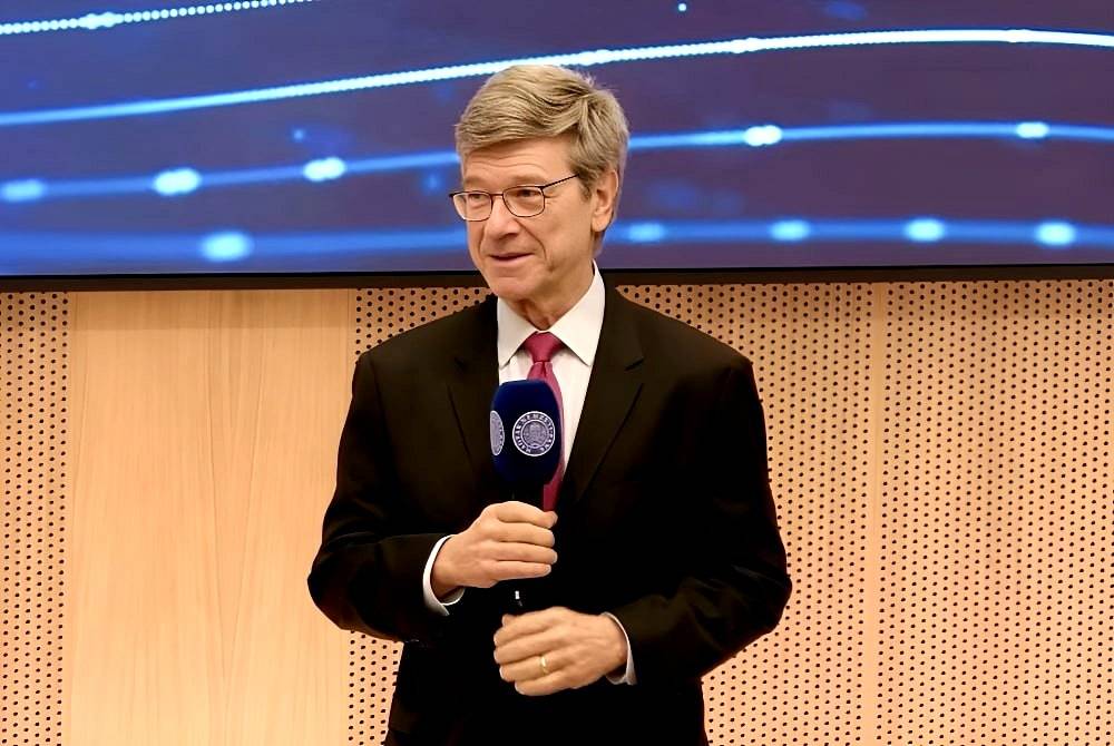 Русофобия теряет популярность в Европе – эксперт Русофобия теряет популярность в Европе – эксперт