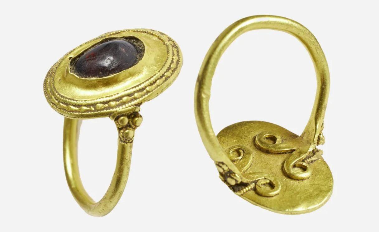 В Ютландии найдено редкое золотое кольцо царской семьи