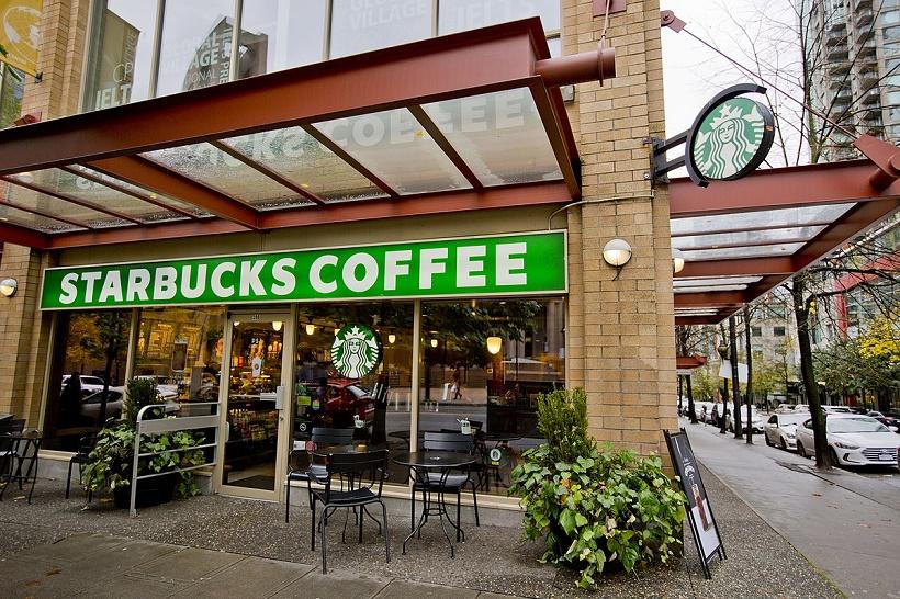 Компания Starbucks стала продавать в Китае кофе со вкусом тушёной свинины