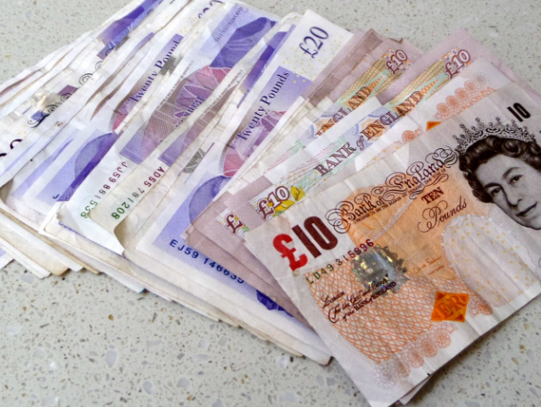 В Великобритании женщина бросила избранника из-за нежелания делиться выигрышем в лотерею В Великобритании женщина бросила избранника из-за нежелания делиться выигрышем в лотерею