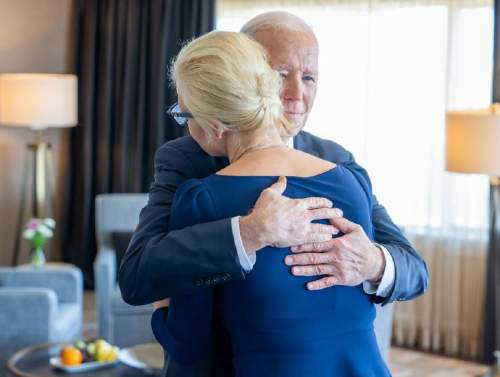 Байден встретился с женой и дочерью Навального (ФОТО, ВИДЕО)