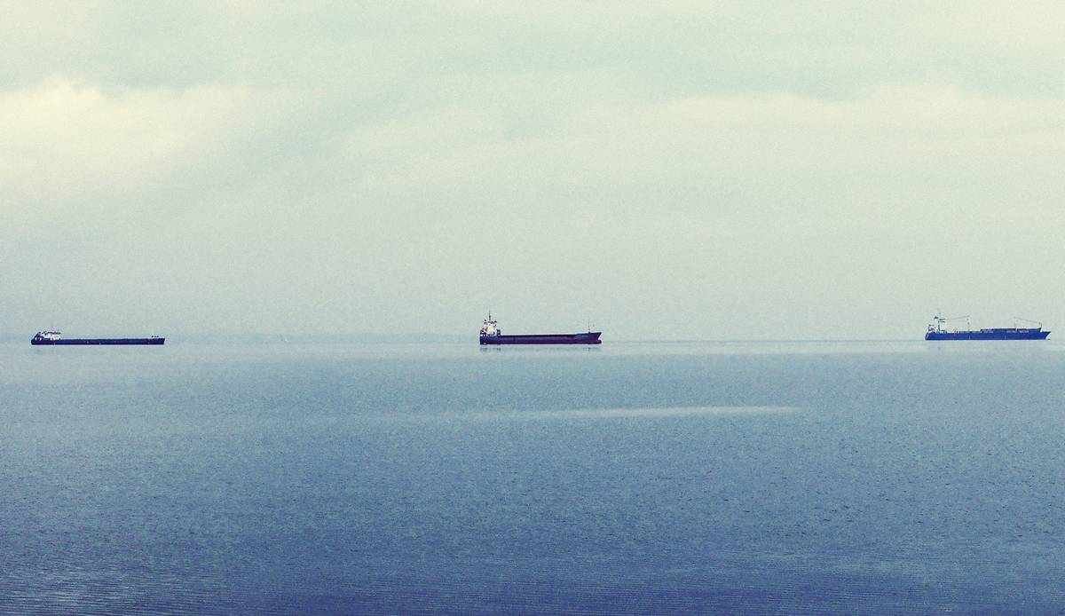 Великобритания нацелила санкции почти на весь нефтегазовый флот России Великобритания нацелила санкции почти на весь нефтегазовый флот России