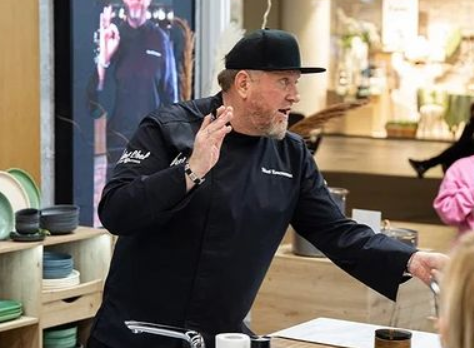 Константин Ивлев назвал родительство сложным испытанием