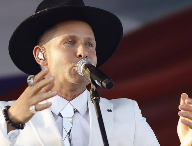 Митя Фомин отметил 50-летний юбилей Митя Фомин отметил 50-летний юбилей