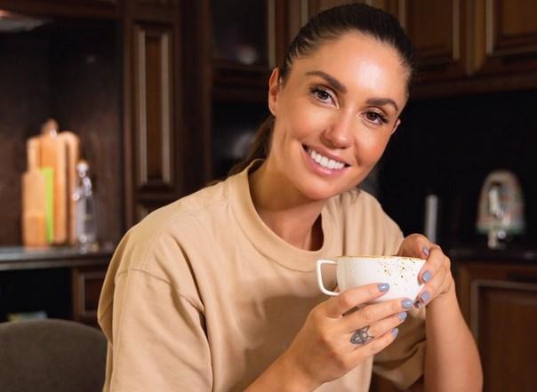 Агата Муцениеце публично обвинила во лжи жену Павла Прилучного Брутян Агата Муцениеце публично обвинила во лжи жену Павла Прилучного Брутян