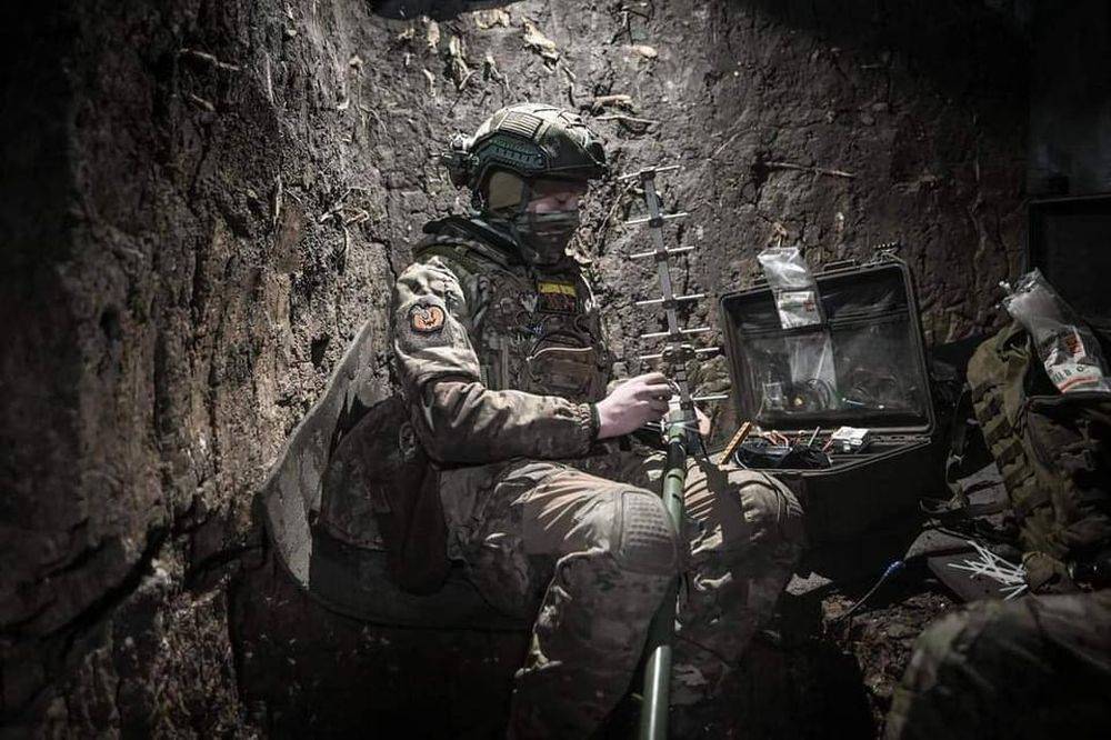 Фортификация ВСУ в Работино: украинцы начали самозакапываться на местном кладбище Фортификация ВСУ в Работино: украинцы начали самозакапываться на местном кладбище