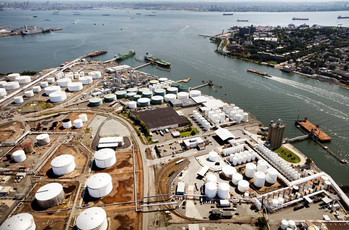 Шанс для ОПЕК: рынок нефти сжался до показателей 2016 года Шанс для ОПЕК: рынок нефти сжался до показателей 2016 года