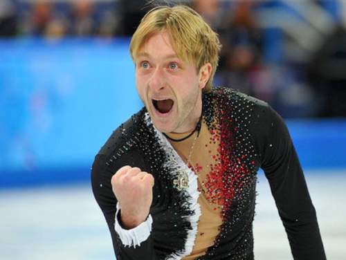 Mash: в новом Ледовом центре Плющенко под снегом обрушилась крыша (ФОТО)