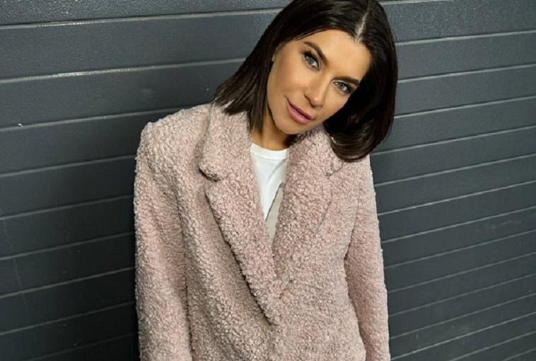 Звезда «Ворониных» Екатерина Волкова стала получать «наглые» предложения от поклонников Звезда «Ворониных» Екатерина Волкова стала получать «наглые» предложения от поклонников