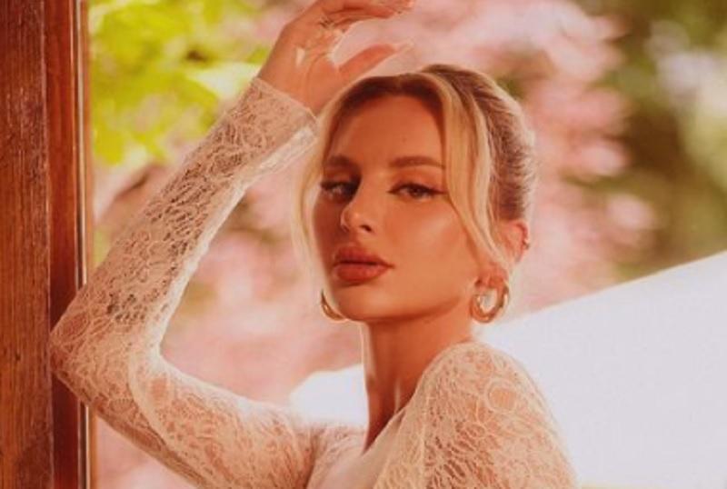 MASH: После вечеринки Ивлеевой в РФ начали отменять концерты Анны Асти MASH: После вечеринки Ивлеевой в РФ начали отменять концерты Анны Асти