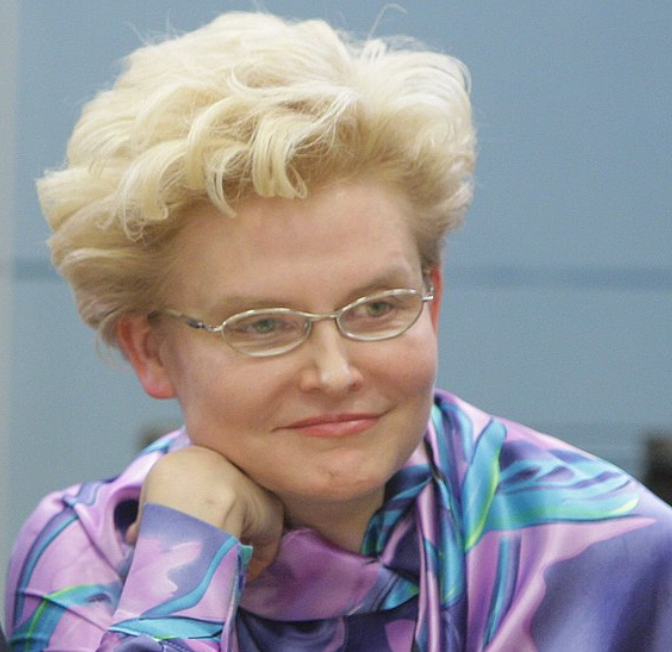 Елена Малышева заявила, что развитие остеопороза у женщин связано с дефицитом эстрогена Елена Малышева заявила, что развитие остеопороза у женщин связано с дефицитом эстрогена