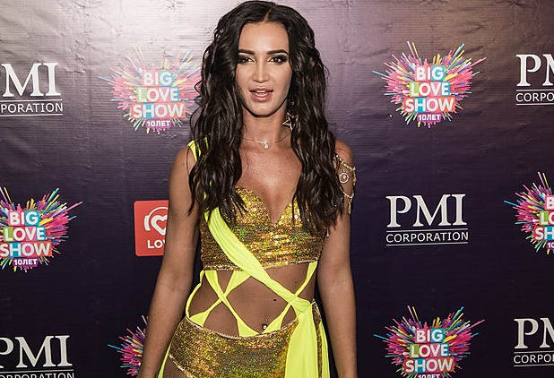 Евгения Медведева «не выдержала накала эмоций» и отказалась сниматься в шоу Бузовой