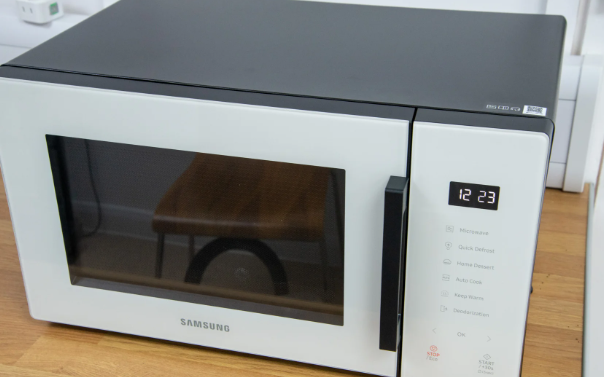 Профессор Пятаков рассказал, вредит ли здоровью микроволновка Профессор Пятаков рассказал, вредит ли здоровью микроволновка