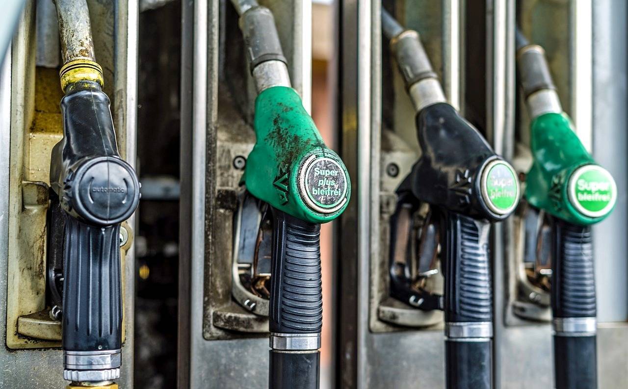 С чем может быть связано ограничение на экспорт бензина из России С чем может быть связано ограничение на экспорт бензина из России