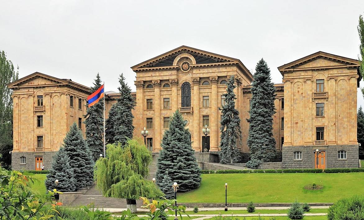 В армянском парламенте заявили о желании взять курс на вступление в ЕС В армянском парламенте заявили о желании взять курс на вступление в ЕС