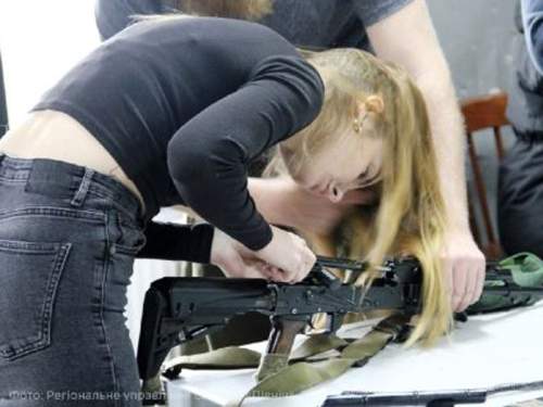 &laquo;Шокировать орков&raquo;: на Украине объявили набор в женский батальон &laquo;Белоснежек&raquo; (ФОТО)