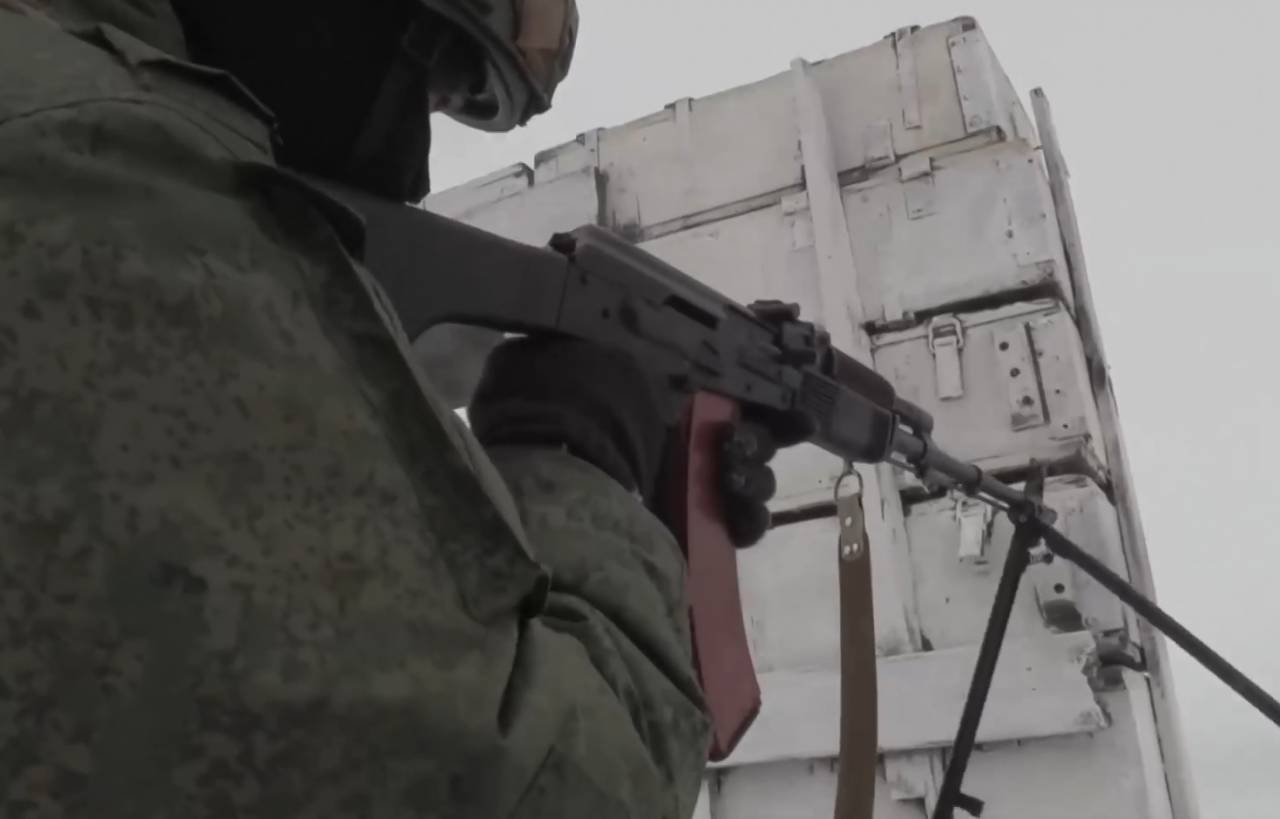 ВС РФ заняли большую часть поселка Красное западнее Артемовска ВС РФ заняли большую часть поселка Красное западнее Артемовска