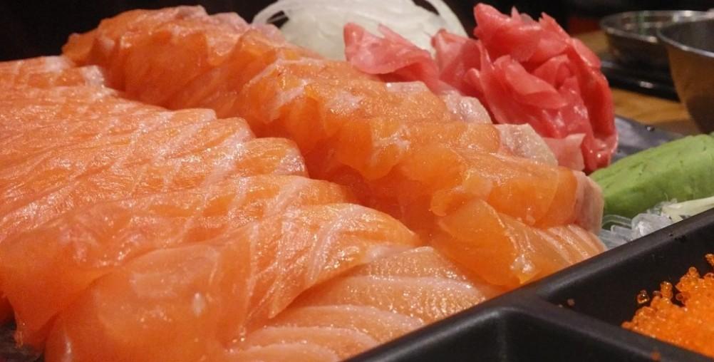 Гастроэнтеролог Садыков объяснил, чем полезна соленая рыба