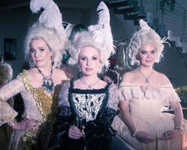 Собчак красовалась на праздновании дня рождения Гай Германики в наряде XVIII века Собчак красовалась на праздновании дня рождения Гай Германики в наряде XVIII века