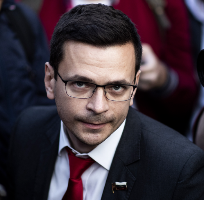 Илью Яшина поставили на учет в колонии как склонного к распространению экстремизма Илью Яшина поставили на учет в колонии как склонного к распространению экстремизма