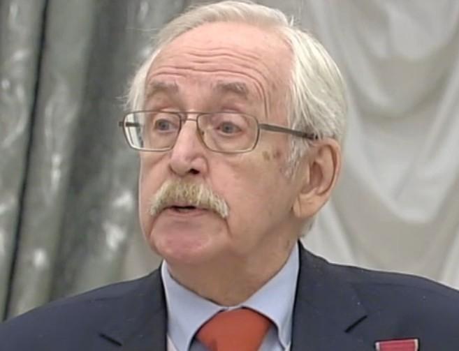 Василий Ливанов посоветовал правнучке Чкалова, призывавшей бомбить Москву, идти к психиатру Василий Ливанов посоветовал правнучке Чкалова, призывавшей бомбить Москву, идти к психиатру