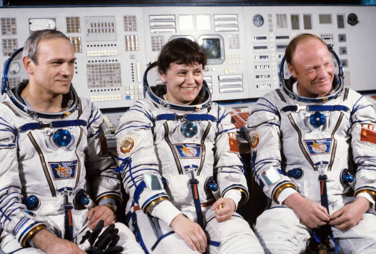Женское лицо космоса, или О тех, кто не спасовал перед неизвестностью