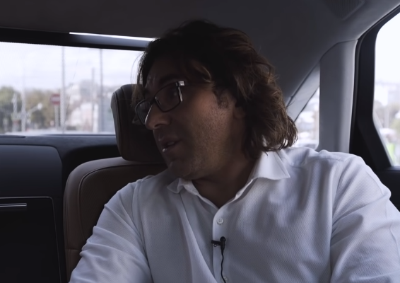 Андрей Малахов заявил, что артисты завидовали Юрию Шатунову