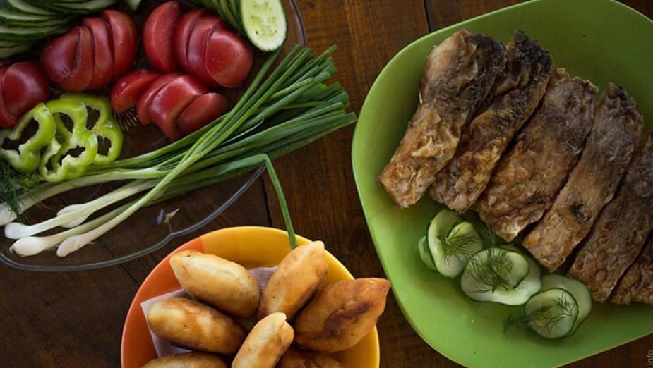 Нутрициолог Кузина посоветовала людям за 50 лет есть небольшими порциями, чтобы похудеть