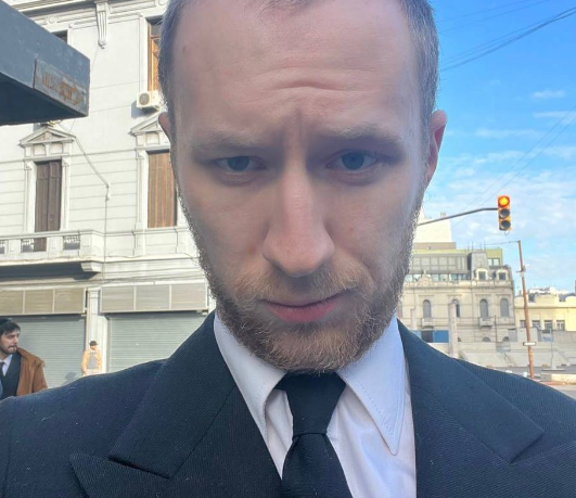 Семен Трескунов попросил поклонников помочь ему с поиском работы Семен Трескунов попросил поклонников помочь ему с поиском работы