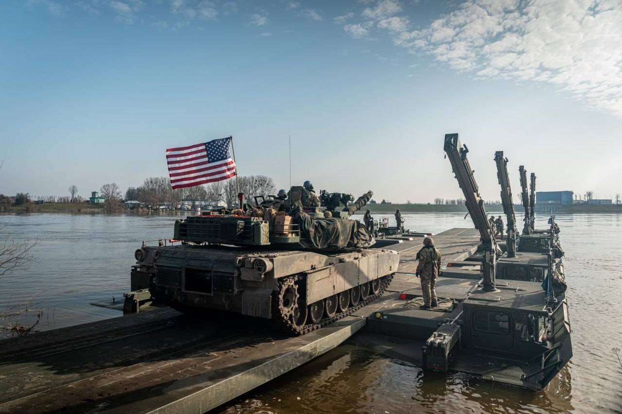 В рамках учений Steadfast Defender 24 войска НАТО переправились через Вислу В рамках учений Steadfast Defender 24 войска НАТО переправились через Вислу