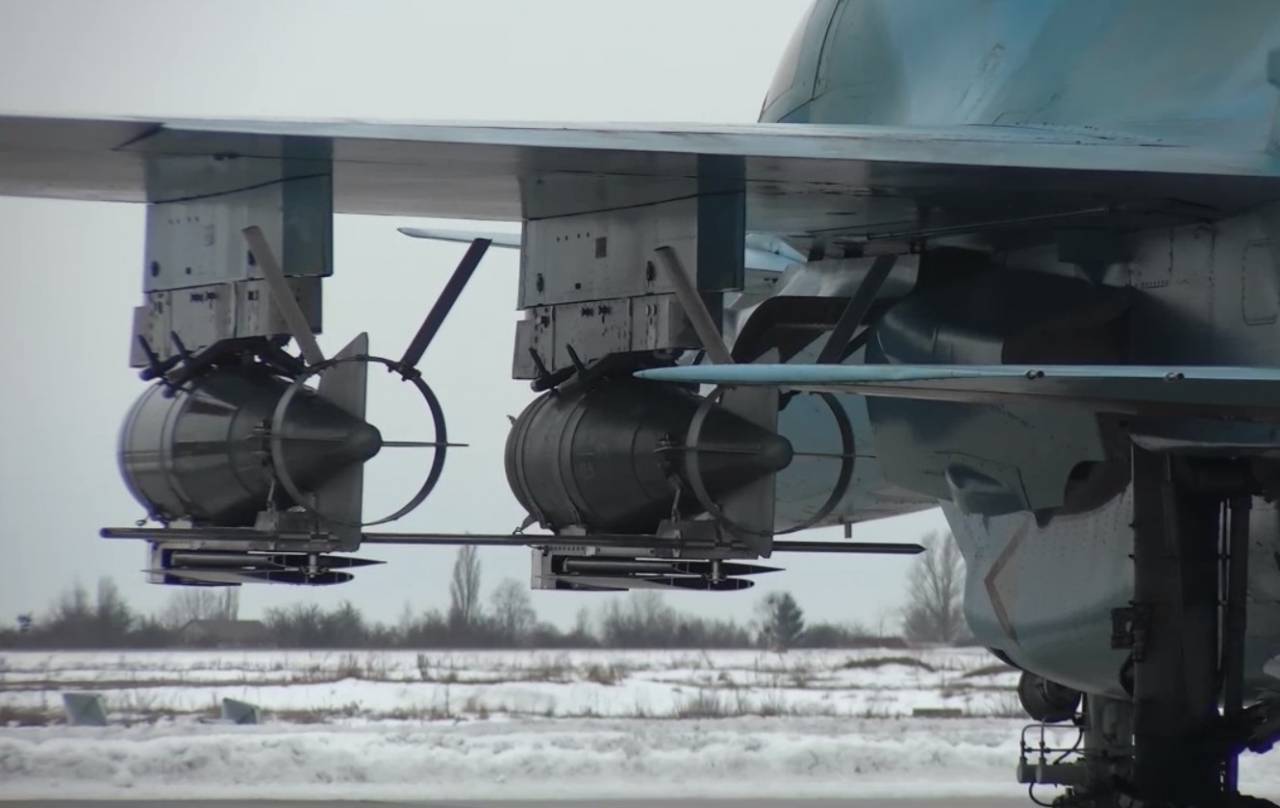 Forbes: на сотню российских высокоточных бомб ежедневно приходится всего несколько украинских