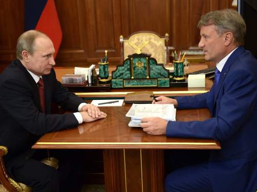 Путин пошутил про Грефа, заявив, что ему не нужна умная колонка &laquo;Сбера&raquo;