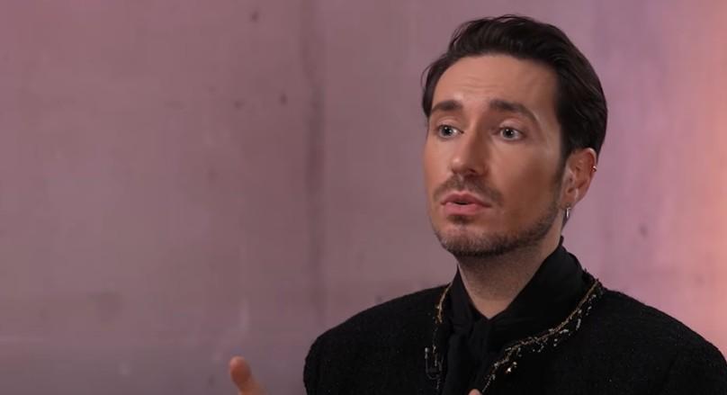 Стилист Алексей Сухарев заявил, что еще слишком молод для работы в шоу «Модный приговор»