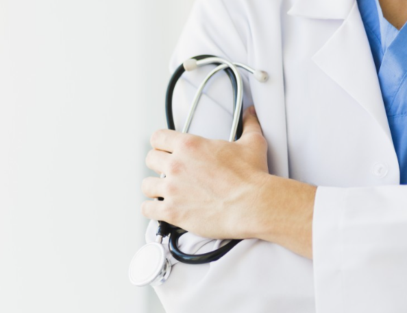 Врач Животов назвал необычные причины появления второго подбородка