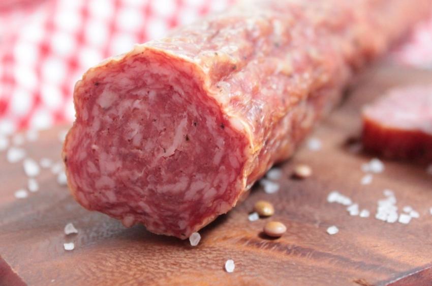 В Финляндии начали изымать из продажи сервелат Kotivara после обнаружения в нем гепатита Е