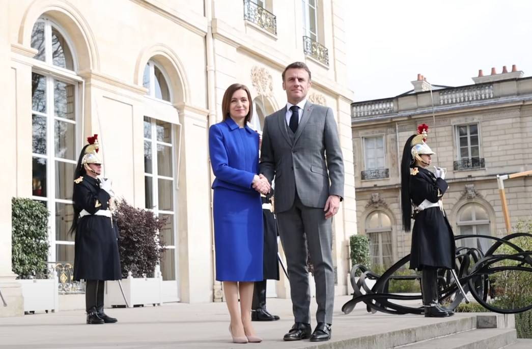 Макрон и Санду договорились о постоянной военной миссии Франции в Молдавии