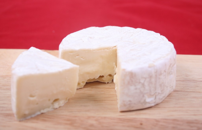 Ученые объяснили, как могут навсегда исчезнуть сыры камамбер и бри