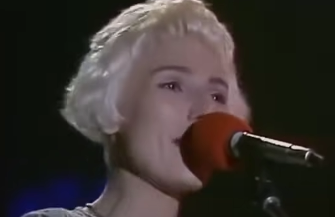 Стало известно, как пришла известность к Жанне Агузаровой, неожиданно пропавшей со сцены