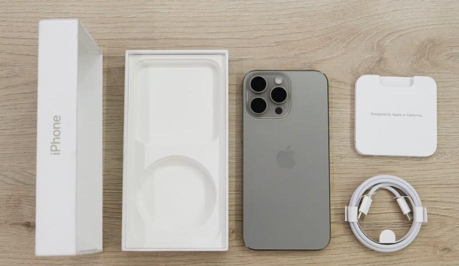 Цена iPhone 15 Pro снизилась в России до 87 тысяч рублей Цена iPhone 15 Pro снизилась в России до 87 тысяч рублей