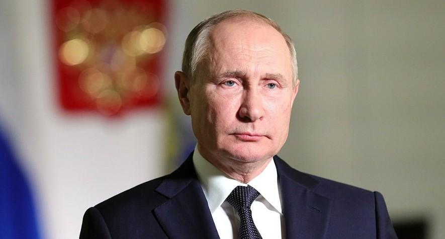 Владимир Путин помиловал более 50 осужденных женщин Владимир Путин помиловал более 50 осужденных женщин