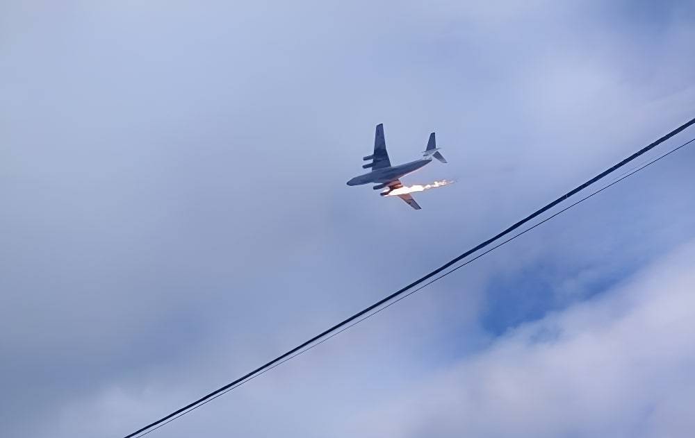 В Ивановской области в воздухе загорелся Ил-76 В Ивановской области в воздухе загорелся Ил-76
