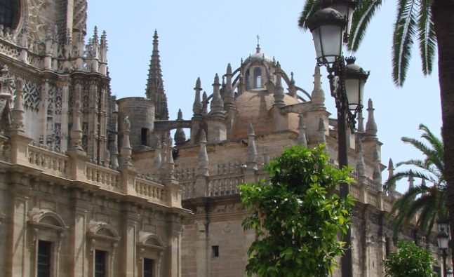 В Испании хотят сократить работу баров и ресторанов в ночное время