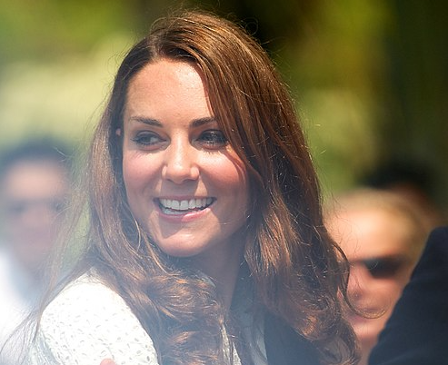 Кейт Миддлтон извинилась за неудачный фотошоп на семейном снимке