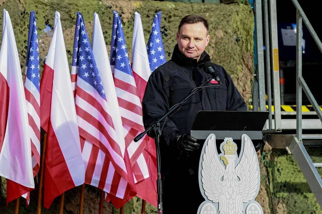 Анджей Дуда призывает Запад дать оружие Украине, опасаясь России Анджей Дуда призывает Запад дать оружие Украине, опасаясь России